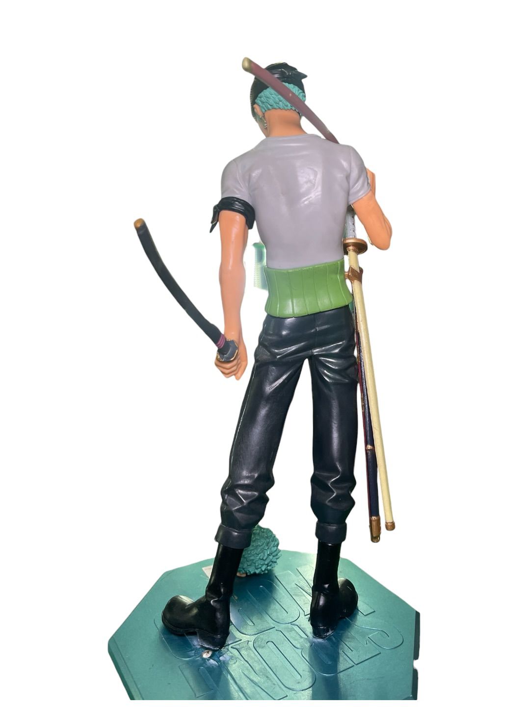 Figura Zoro  One Piece