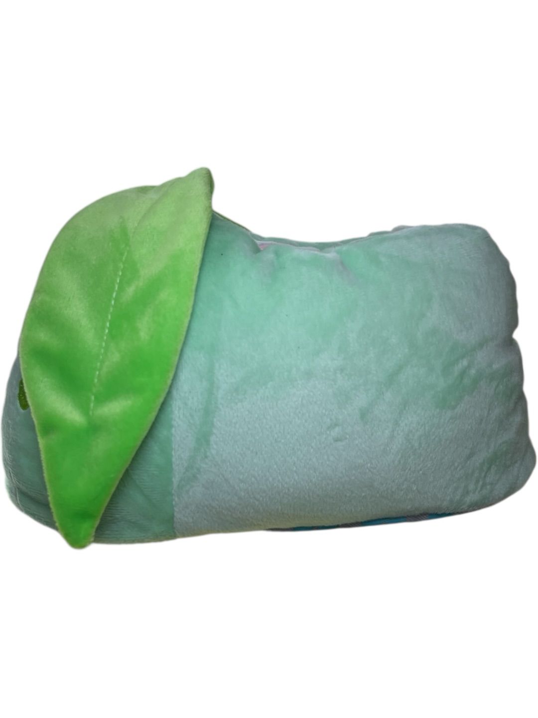 Babuchas De Peluche Chikorita Pokermon